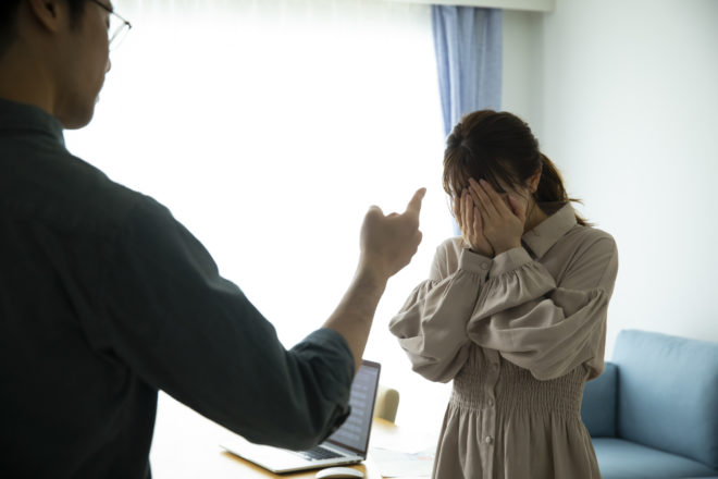 優しかった夫が別人のように豹変！モラハラ男と結婚してしまった妻の後悔とは