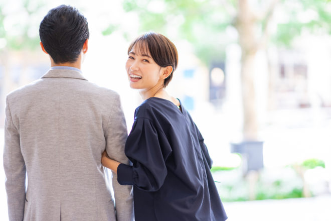 夫は19歳年上です…！芸能人だけじゃない「年の差婚の魅力」5つ