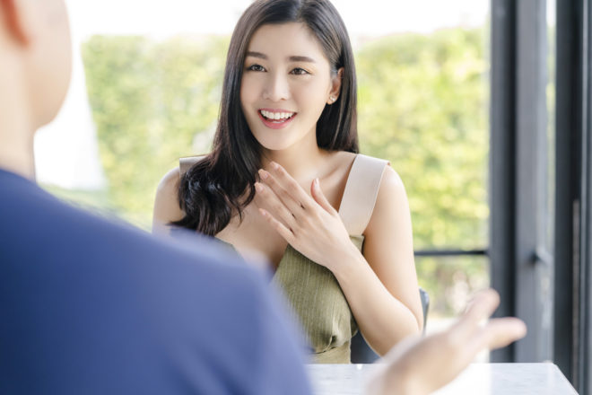 初デートや婚活でうまく自分が出せない…！女子アナが本番前に実践する「緊張をほぐす3ステップ」